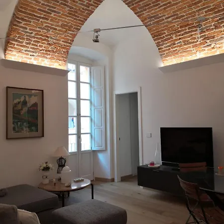 アパート Casa Del Conte Massimiliano Roero