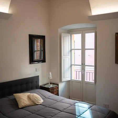 アパート Casa Del Conte Massimiliano Roero *