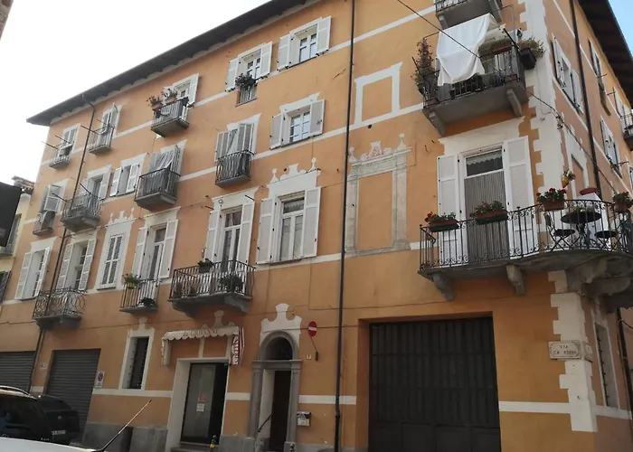 Casa Del Conte Massimiliano Roero Cuneo