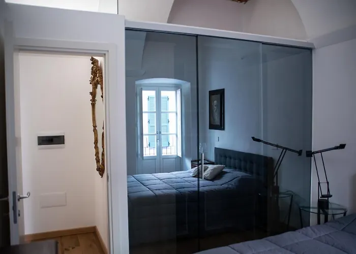 Casa Del Conte Massimiliano Roero * Cuneo